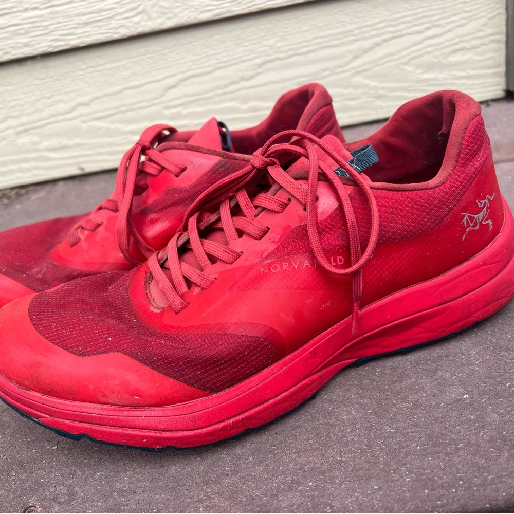 Arc'teryx Women's Norvan Sl Gore-Tex Waterproof Vibram Trail Running Shoes  7.5